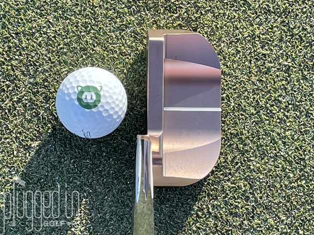 Bettinardi Queen B #14 address