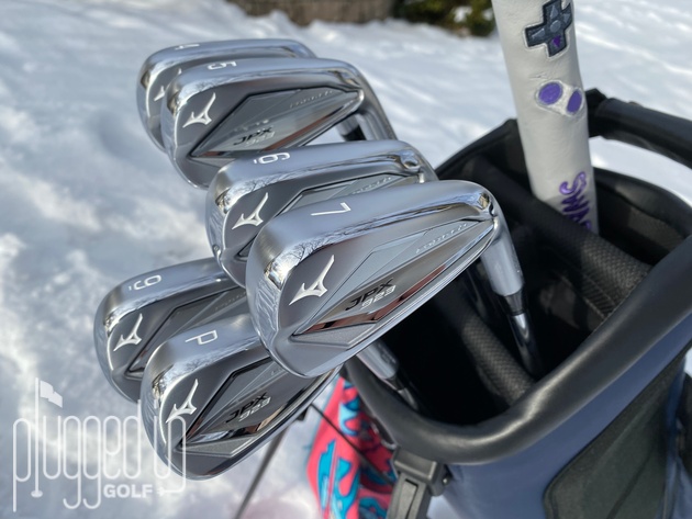 mizuno jpx923 forged irons in bag