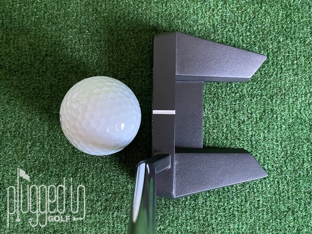 Cleveland Frontline Elite Putter elevado address