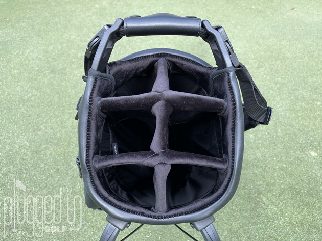 Vessel Player III Carbon Black Golf Bag top