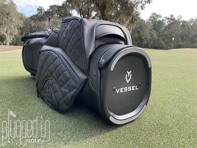Vessel Player III Carbon Black Golf Bag base