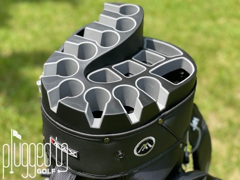 Picture of the right side of the divider top on the BIG MAX Dri Lite Silencio 3 cart bag.