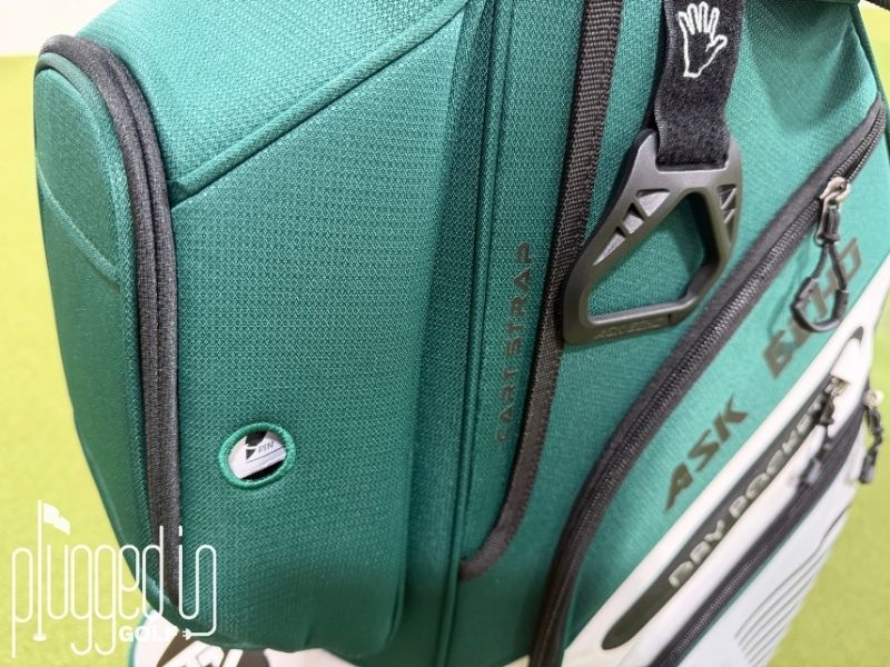 Picture of the glove and pen holders on the Ask Echo T-Lock 4.0 Cart Bag.